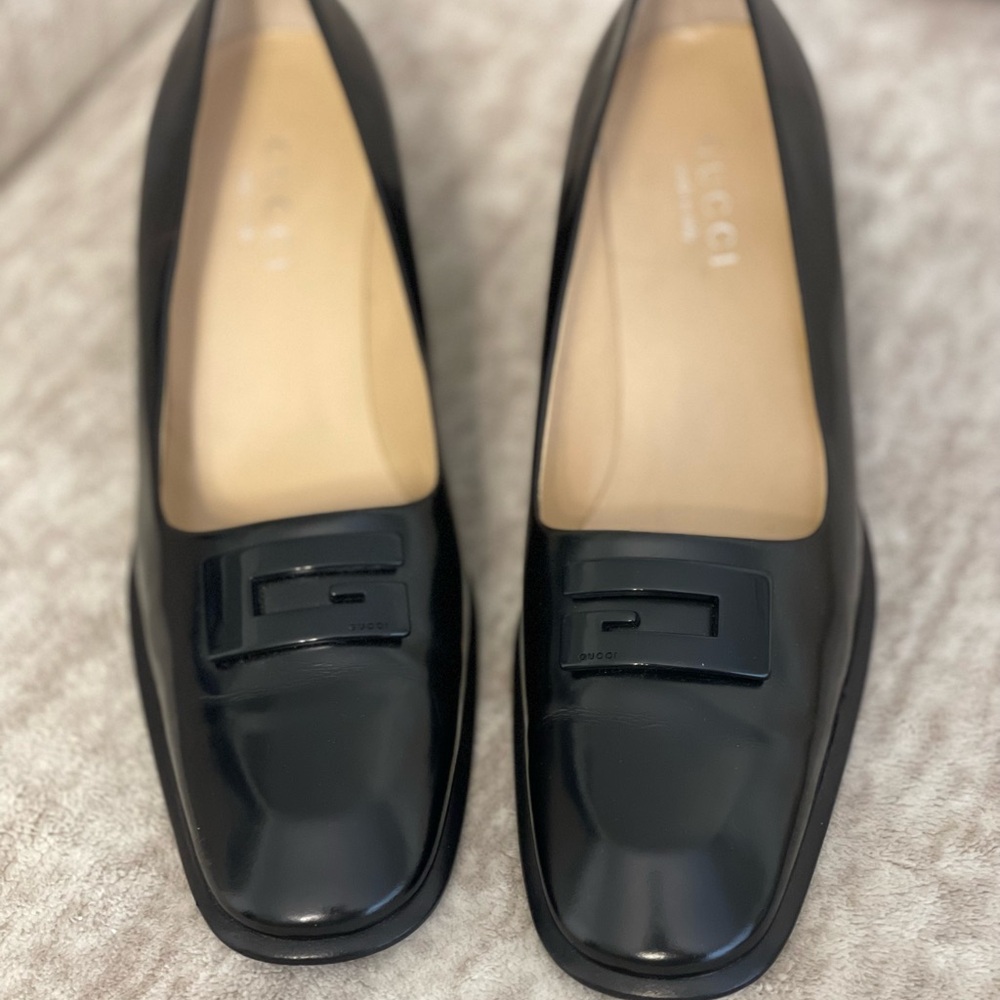 NWOB Authentic Gucci Black Women's Square-Toe Loafers with logo; size 38 1/2 C
